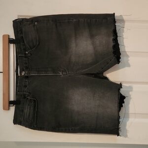 NWOT Good American Plus Sz 22 Good Legs Crop Jean Denim Shorts Grey